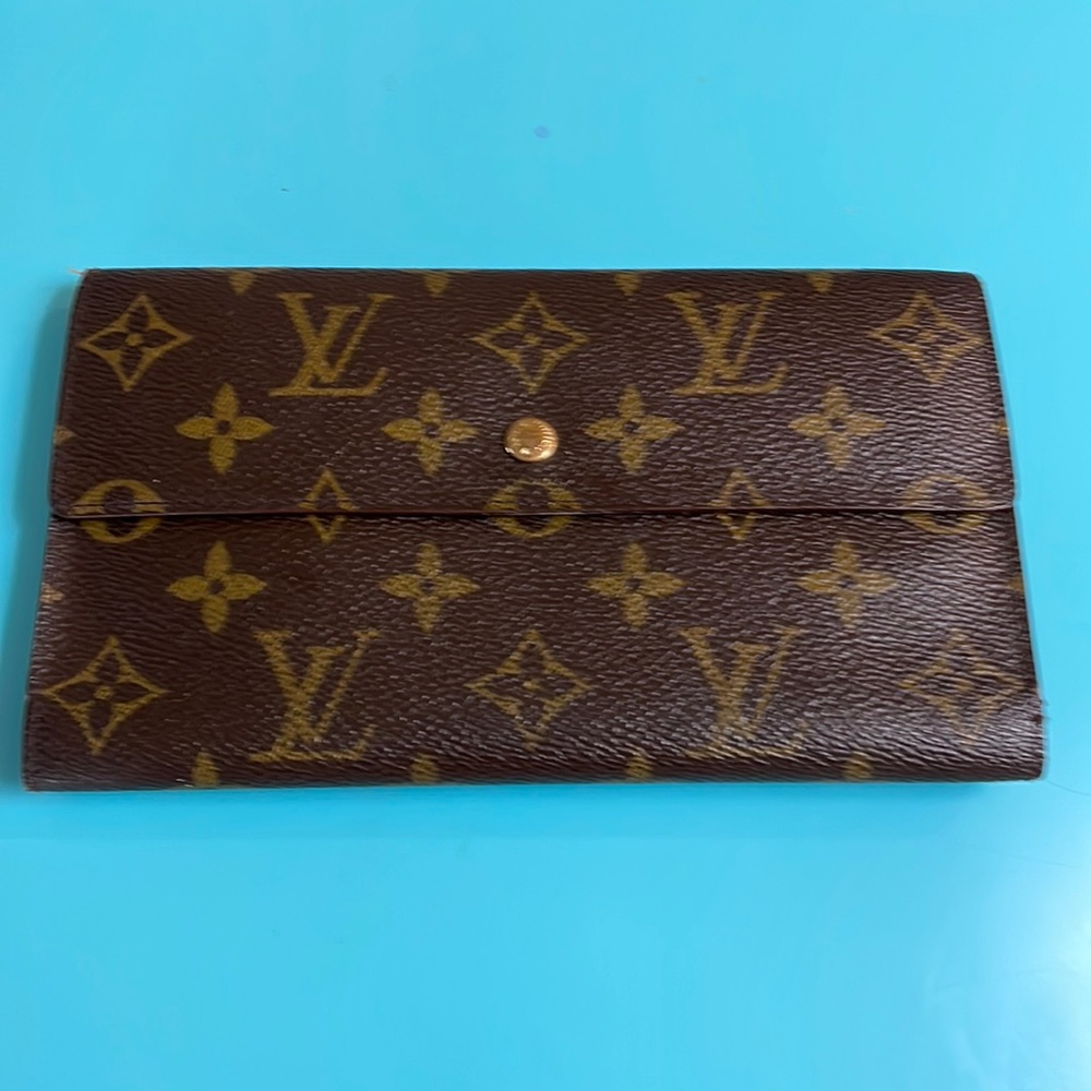 🟡 VINTAGE LOUIS VUITTON FULL SIZE WALLET